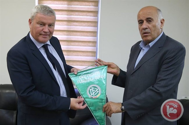 الرجوب يرحب بالالماني انجلز المشرف على تطوير الجانب الفني بالاتحاد