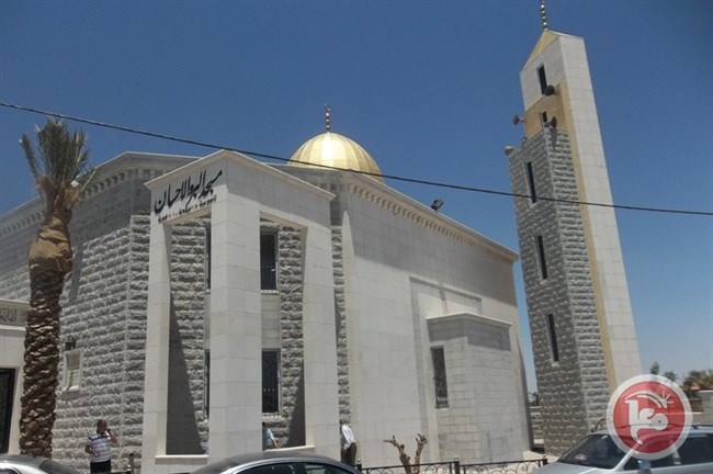 وزير الأوقاف يفتتح مسجدا جديدا في مدينة البيرة