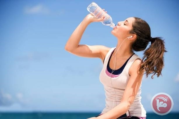 هل يساهم عدم شرب الماء بزيادة الوزن؟