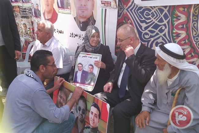 بيت لحم- حضور رسمي وشعبي إلى خيمة الاعتصام تضامنا مع الأسرى