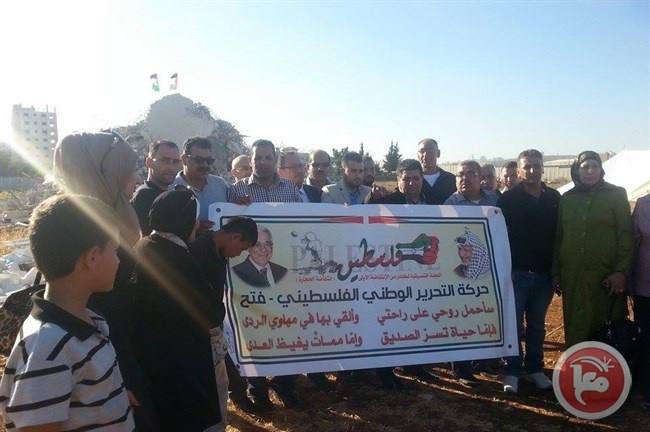 &quot;التنسيقية&quot; تزور قلنديا البلد وتقدم واجب العزاء الى الرئيس