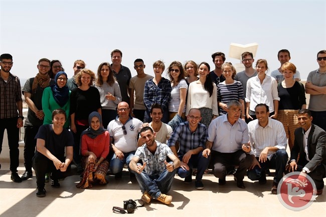 وفد من مدرسة الصحافة الألمانية يزور &quot;الامريكية&quot; للتعرف عليها