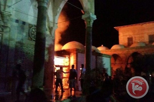 فيديو- اندلاع حريق هائل في مسجد الجزار بعكا