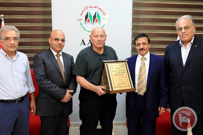&quot;الامريكية&quot; تكرم سالم حلوم اول مدير عام لشركة الجامعة