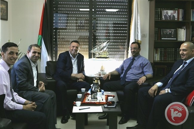 النائب العام يلتقي نقيب الصحافيين