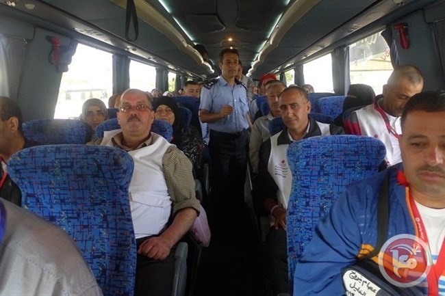 أولى قوافل الحجاج تغادر فلسطين