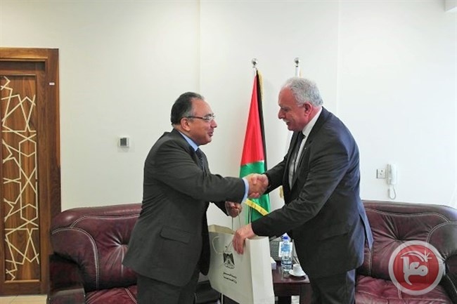 المالكي يودع السفير المصري بعد انتهاء مهامه الرسمية في فلسطين