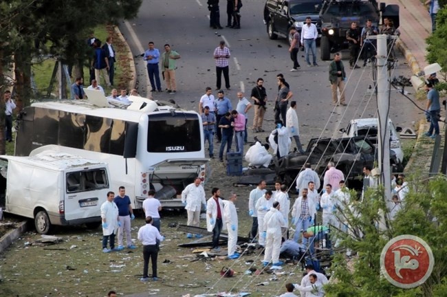 عشرات القتلى والجرحى في تفجير سيارة مفخخة بتركيا