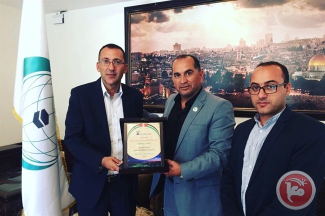 &quot;برج اللقلق&quot; بالقدس تكرم ممثل منظمة التعاون الإسلامي
