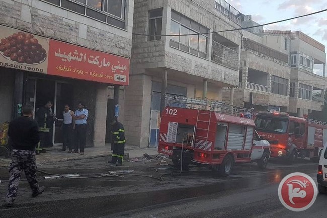 دفاع مدني القدس ينقذ مواطنا ويخمد حريقا بمحل تجاري في عناتا