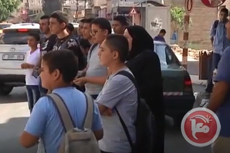 أهالي ضاحية كفر رمان يعانون من عدم قبول المركبات العمومية نقلهم
