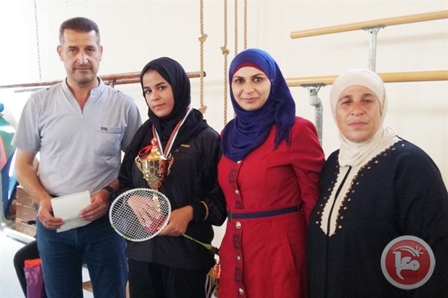 اسدال الستار عن بطولة الريشة الطائرة الفردية والزوجية لمدارس طولكرم
