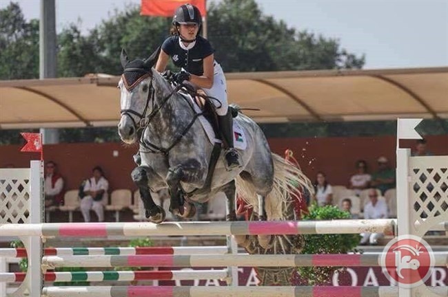 اتحاد الفروسيةيشيد بمشاركة الطفلة المالكي في بطولة المغرب لقفز الحواجز