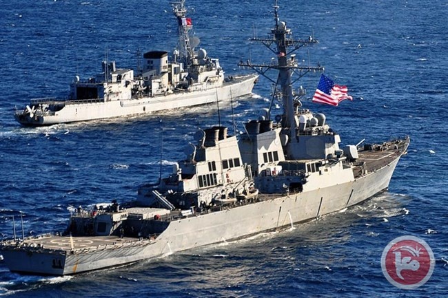 مدمرة امريكية تطلق نيرانا تحذيرية تجاه سفن ايرانية