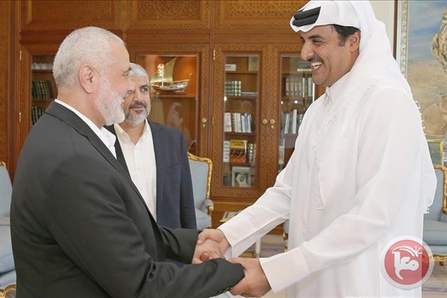 لقاء يجمع أمير قطر بمشعل وهنية