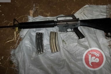 الاحتلال يعتقل 3 شبان ويعثر على &quot;M-16&quot;