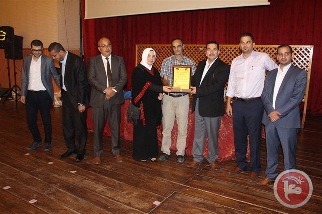 مهرجان تأبين لناشط المقاومة الشعبية هاشم العزة في الخليل