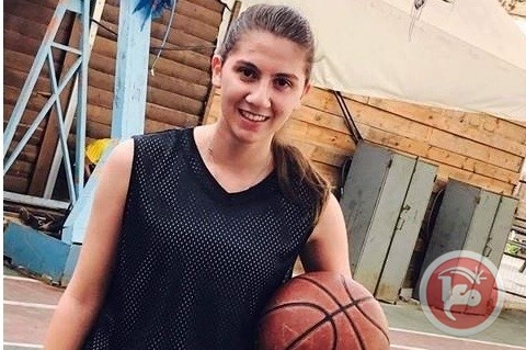 أنامل رقيقة تخترق ملاعب كرة السلة في فلسطين
