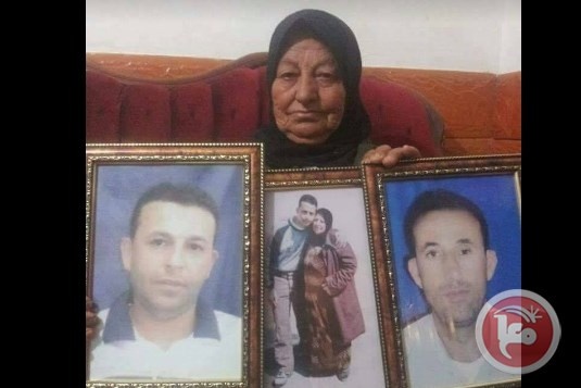 ثلاثة اشقاء يخوضون اضرابا عن الطعام بسجون الاحتلال