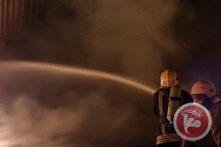 دفاع مدني جنين يخمد حريقا بمصنع بلاستك في برطعة