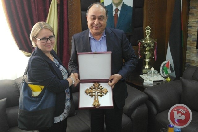 بلدية جنين تطلع القنصل السويدي العام على أوضاع المدينة