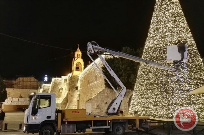 كهرباء القدس تدعم بلدية بيت لحم باحتفالاتها وإضاءة الشجرة