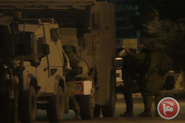 الاحتلال يعتقل 10 مواطنين من محافظات الضفة