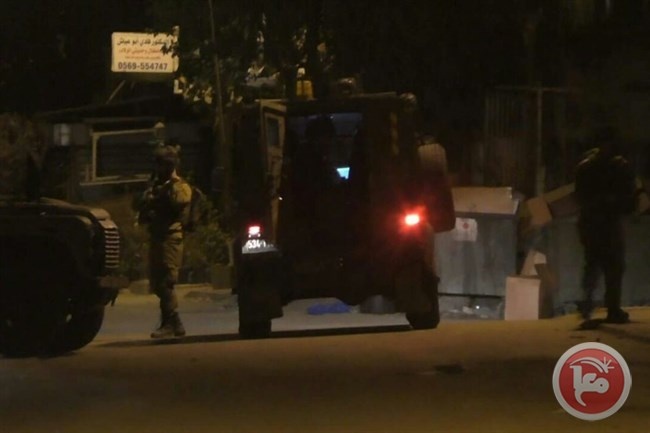 قوات الاحتلال تعتقل شابا من كفر قدوم