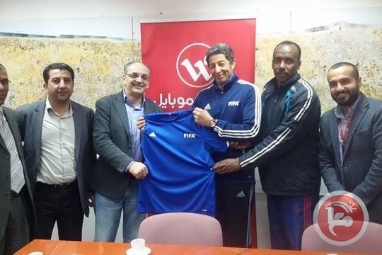 الوطنية موبايل تُكرم المحاضر المغربي الدكتور زكريا العبسي