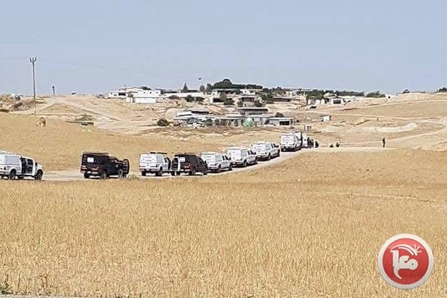 القسوم.. سكانها بلا مياه وخدمات وممنوعون من البناء
