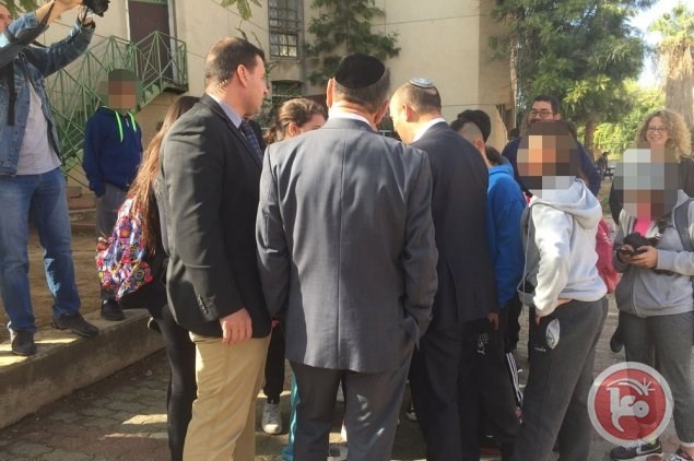 وضع &quot; نفتالي بينت&quot; تحت الحراسة