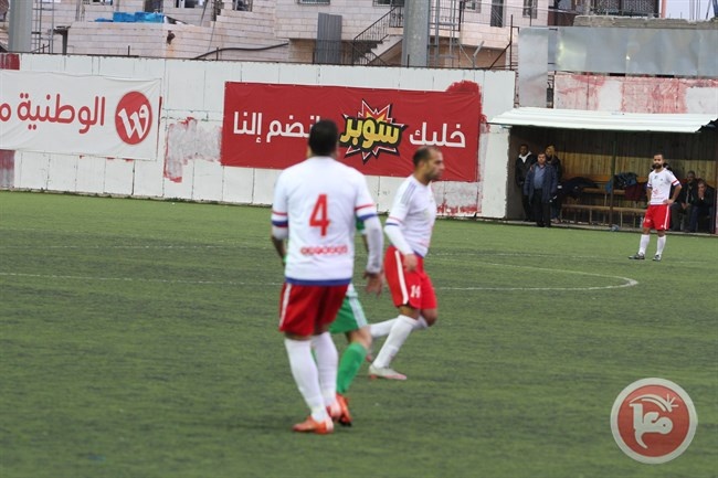 بلاطة يحسم قمة المحترفين أمام الهلال وينفرد بصدارة الدوري