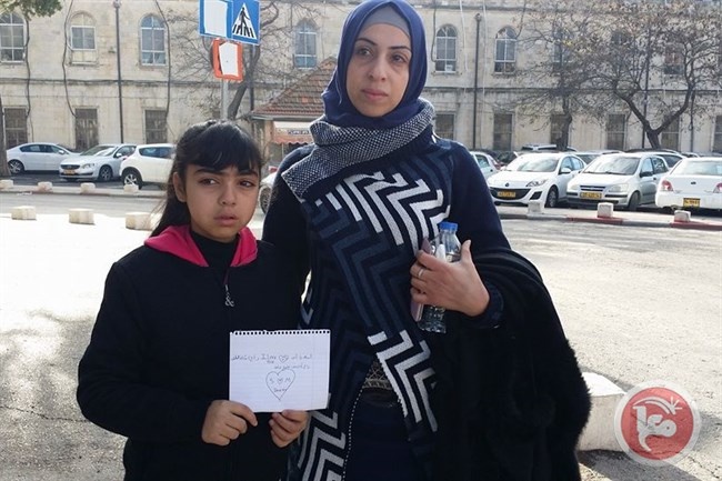 الطفلة سيدرا ترافق والدتها للسجن &quot;بحبك وعد راح أدرس منيح &quot;