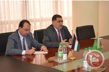 السفير ترشحاني يطلع مسؤولين في تركمانستان على آخر التطورات