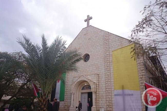 المطران حنا يستقبل وفدا من مسيحيي قطاع غزة