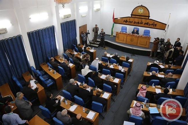 لاول مرة منذ 2007- التشريعي بغزة يعقد جلسة بحضور 6 نواب من فتح