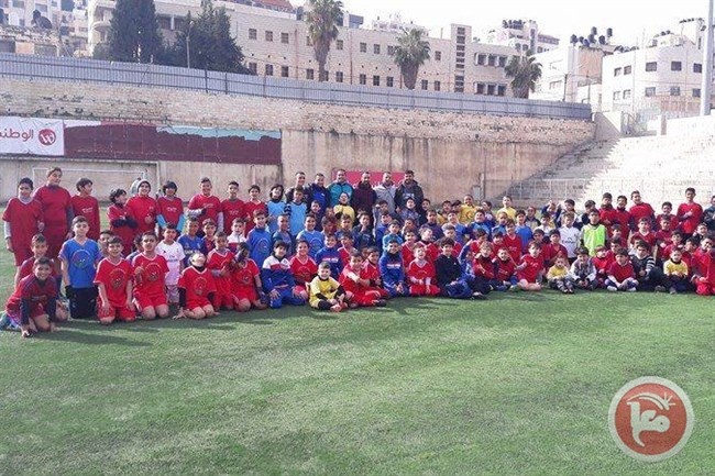 يوم كروي بين مدرسة العساكر الكروية واكاديمية نادي الاخوة طوباس