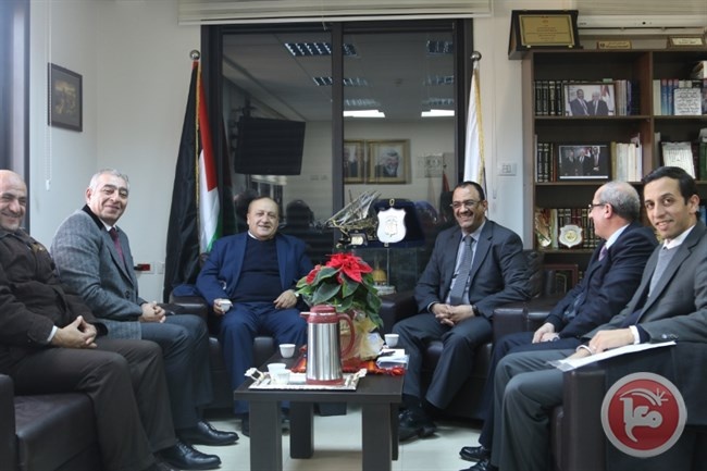 النائب العام يلتقي بنقيب المحامين الفلسطينيين