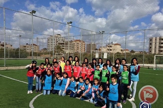أكاديمية الوحدة لكرة القدم تحتضن يوم رياضي ترفيهي للفتيات