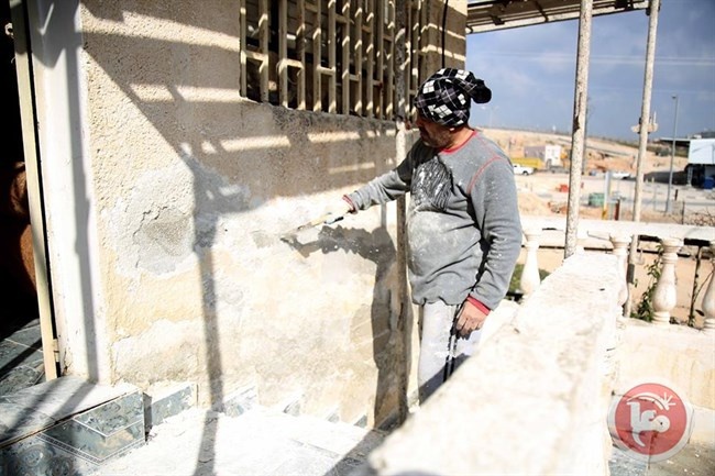 محافظ طولكرم: لجنة صندوق التكافل الخيري تُرمم منزل شوقية العراقي