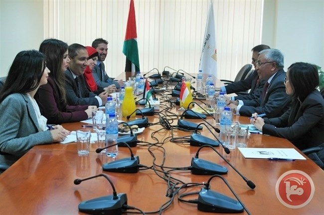 السفير شامية يلتقي ممثل سنغافورة لدى فلسطين