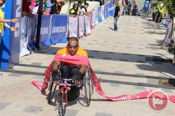 رصاصة في الرأس جعلت منه بطلاً رياضياً: أبو رزق يستعد لمارثون فلسطين