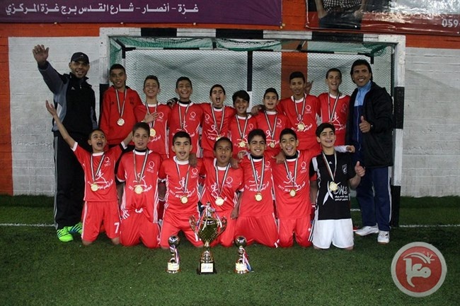 أكاديمية نادي الهلال تتوج بلقب بطولة كأس يوم قطر الرياضي للناشئين