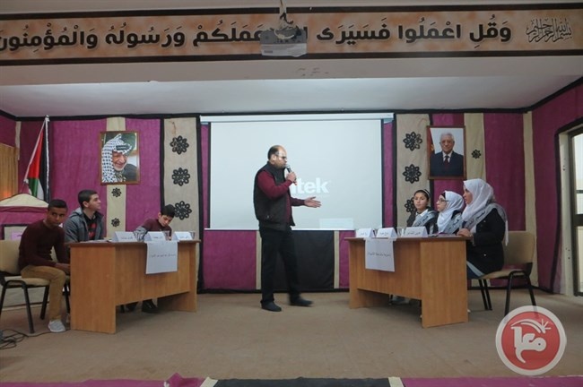 بنات جيوس الثانوية تقنع الجميع في مناظرات قلقيلية