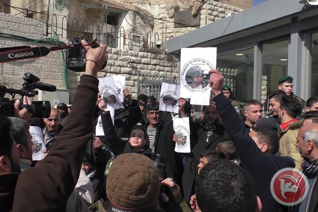 الاحتلال يقمع اعتصاما على أبواب الحرم الابراهيمي