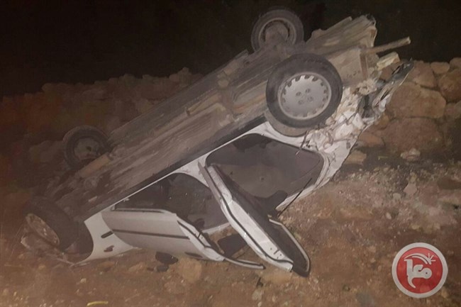 3 إصابات بينهم خطيرة في انقلاب مركبة غير قانونية