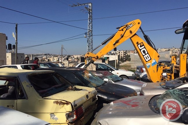 شرطة طولكرم تتلف 90 مركبة ودراجة غير قانونية