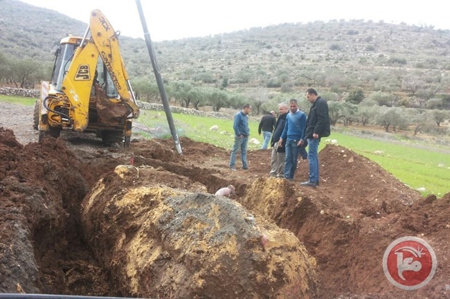 اغلاق نقطة غير قانونية للبيع ويصادر صهريج وقود في نابلس