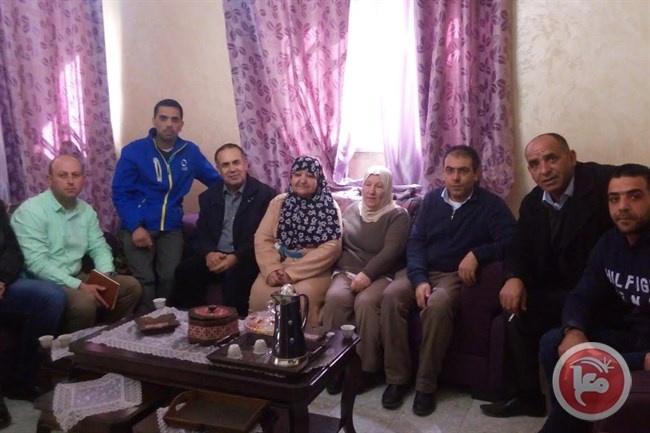 لجنة ترميم البيوت تزور منزل الشهيد أبو حميد برام الله