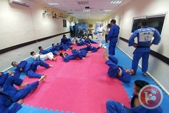 بحضور المدرب الياباني للجودو ابو رميلة يقود تدريبا في هلال القدس